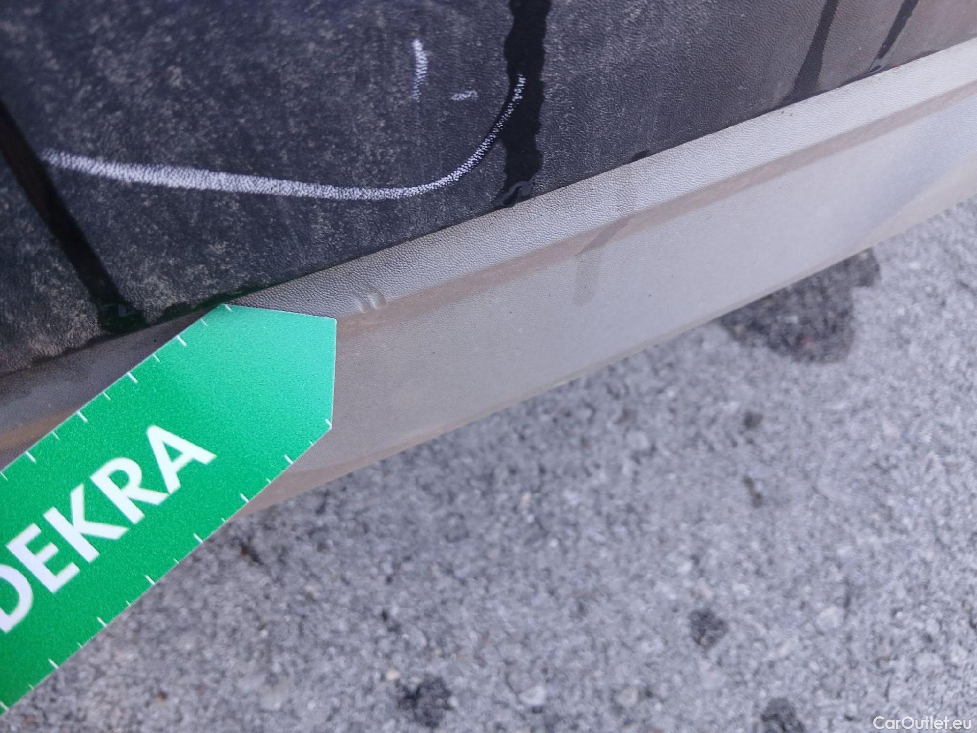  Renault  Captur RENAULT  / 2020 / 5P / todoterreno Intens TCe 90 #23