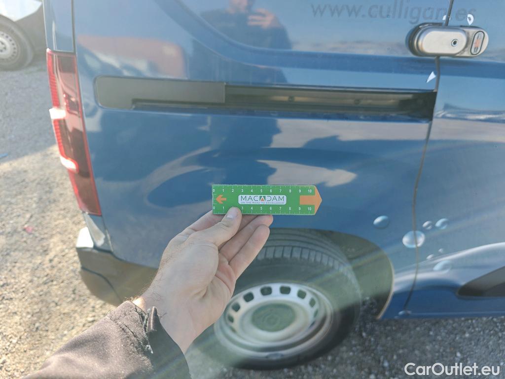  Peugeot  Partner PEUGEOT  / 2018 / 3P / furgón derivado de turismo Pro Standard 600kg BlueHDi 73kW #35