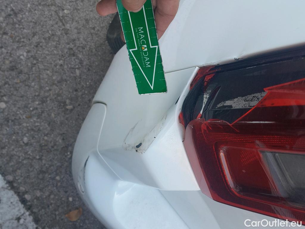  Opel  Combo OPEL  Life / 2018 / 5P / monovolumen compacto 1.5 TD 75kW (100CV) S/S Selective L #32