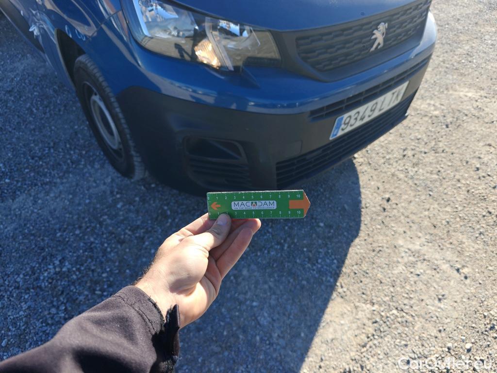  Peugeot  Partner PEUGEOT  / 2018 / 3P / furgón derivado de turismo Pro Standard 600kg BlueHDi 73kW #42