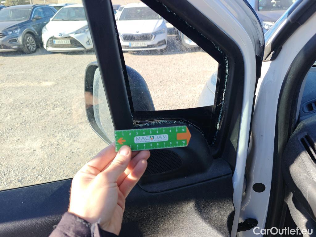  Peugeot  Partner PEUGEOT  / 2018 / 3P / furgón derivado de turismo Pro Standard 600kg BlueHDi 73kW #13