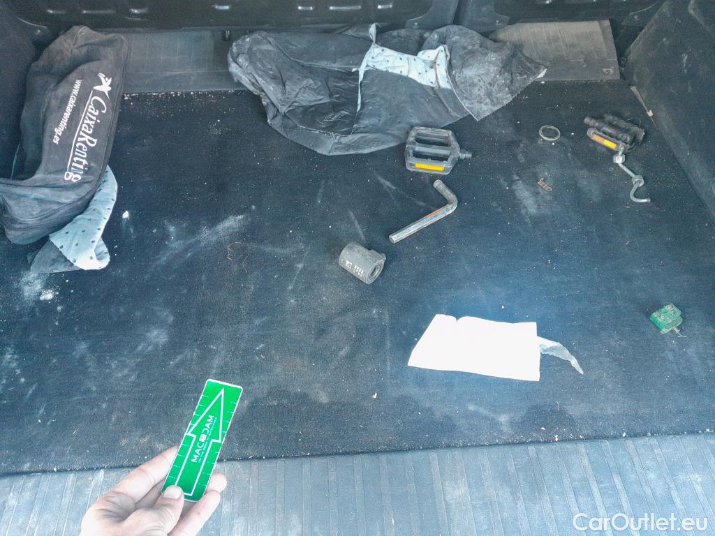  Opel  Combo OPEL  Life / 2018 / 5P / monovolumen compacto 1.5 TD 75kW (100CV) S/S Selective L #18