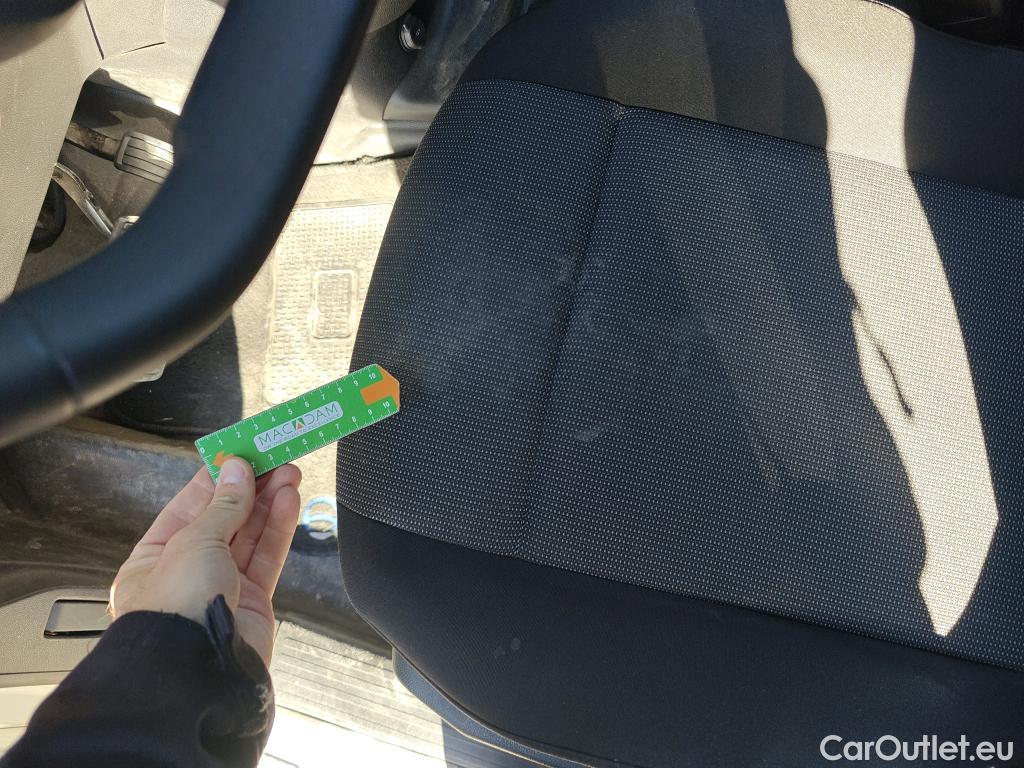  Peugeot  Partner PEUGEOT  / 2018 / 3P / furgón derivado de turismo Pro Standard 600kg BlueHDi 73kW #65