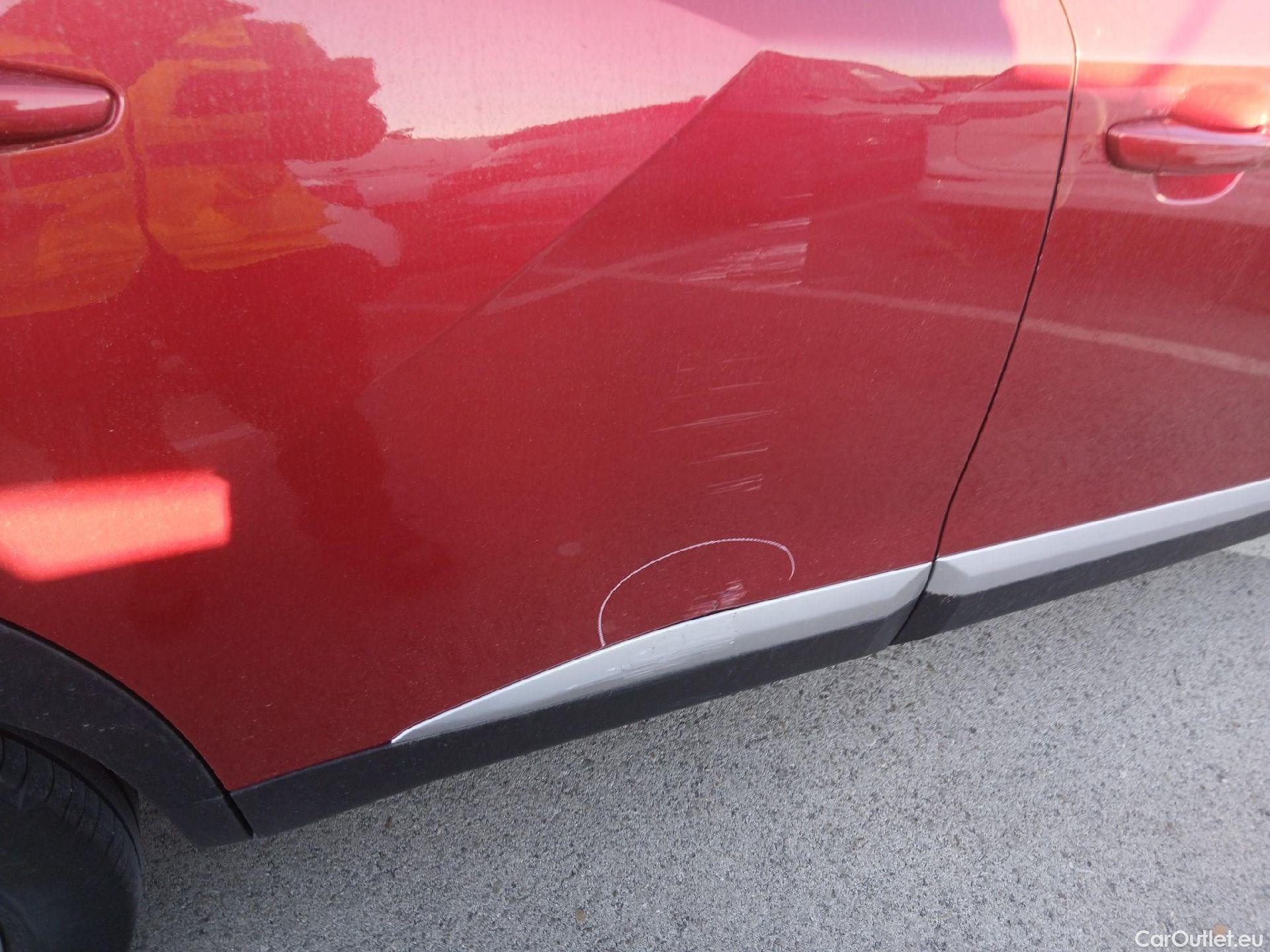  Peugeot  2008 PEUGEOT  / 2019 / 5P / todoterreno GT Puretech 130 S&S EAT8 #26