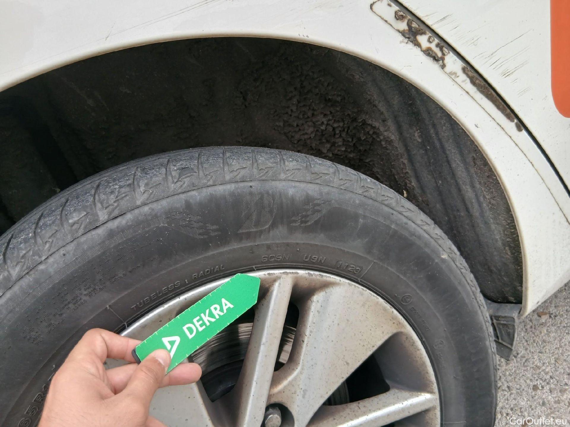  Toyota  Auris TOYOTA  / 2015 / 5P / berlina con portón 1.8 140H Hybrid Business #42