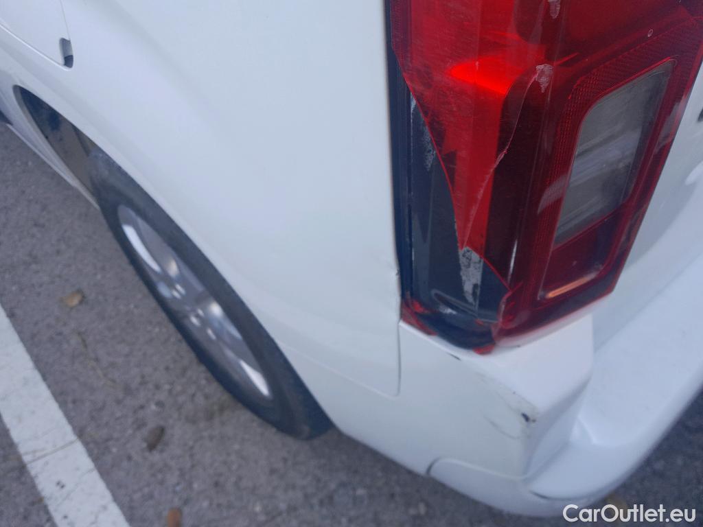  Opel  Combo OPEL  Life / 2018 / 5P / monovolumen compacto 1.5 TD 75kW (100CV) S/S Selective L #9