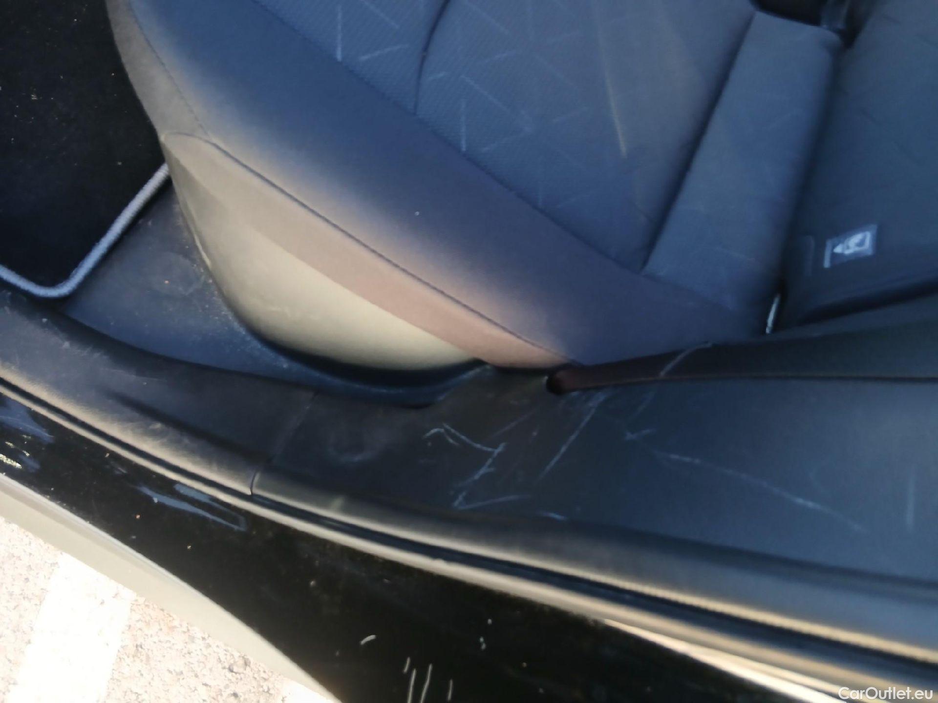  Toyota  RAV4 TOYOTA  / 2018 / 5P / todoterreno 2.5l 220H Advance #4