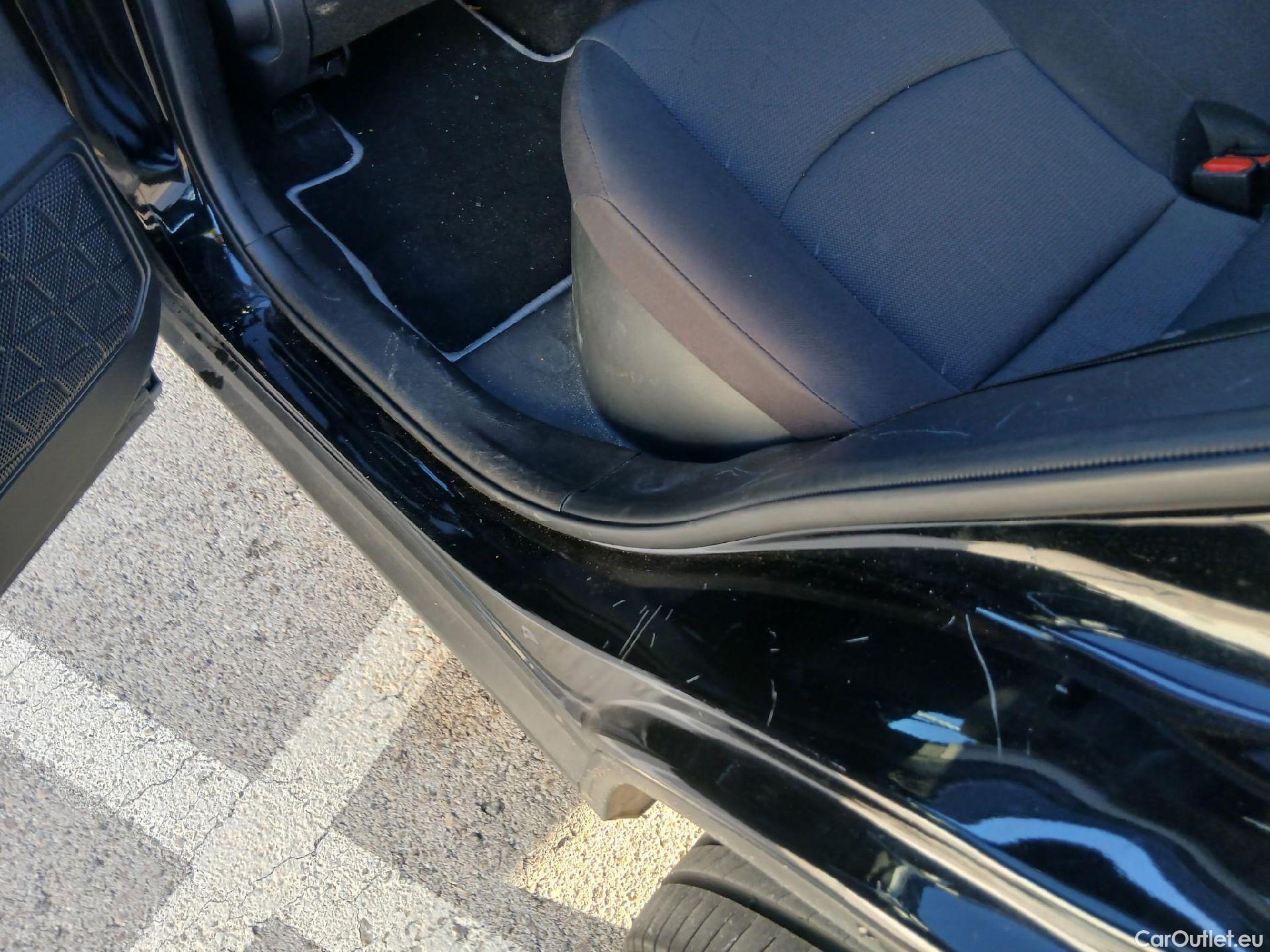  Toyota  RAV4 TOYOTA  / 2018 / 5P / todoterreno 2.5l 220H Advance #5