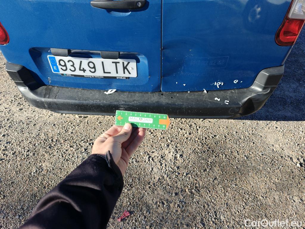  Peugeot  Partner PEUGEOT  / 2018 / 3P / furgón derivado de turismo Pro Standard 600kg BlueHDi 73kW #23