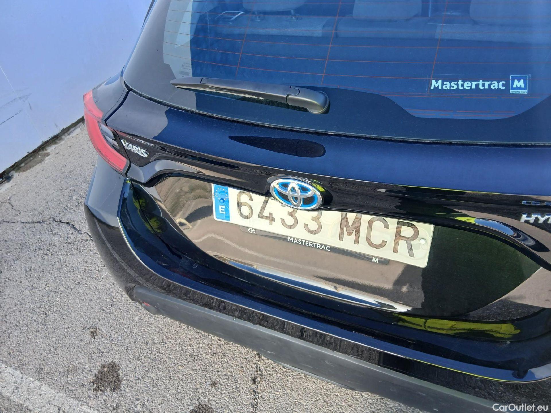  Toyota  Yaris TOYOTA  / 2020 / 5P / berlina con portón 1.5 120H Active Tech #18