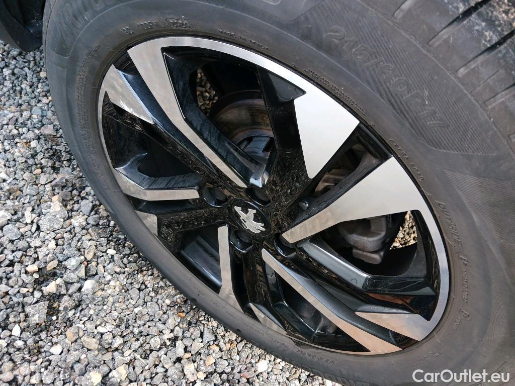  Peugeot  2008 PEUGEOT  / 2019 / 5P / todoterreno Allure BlueHDI 130 S&S EAT8 #3