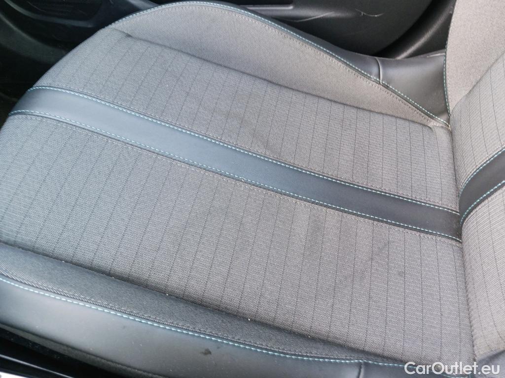  Peugeot  2008 PEUGEOT  / 2019 / 5P / todoterreno Allure BlueHDI 130 S&S EAT8 #10