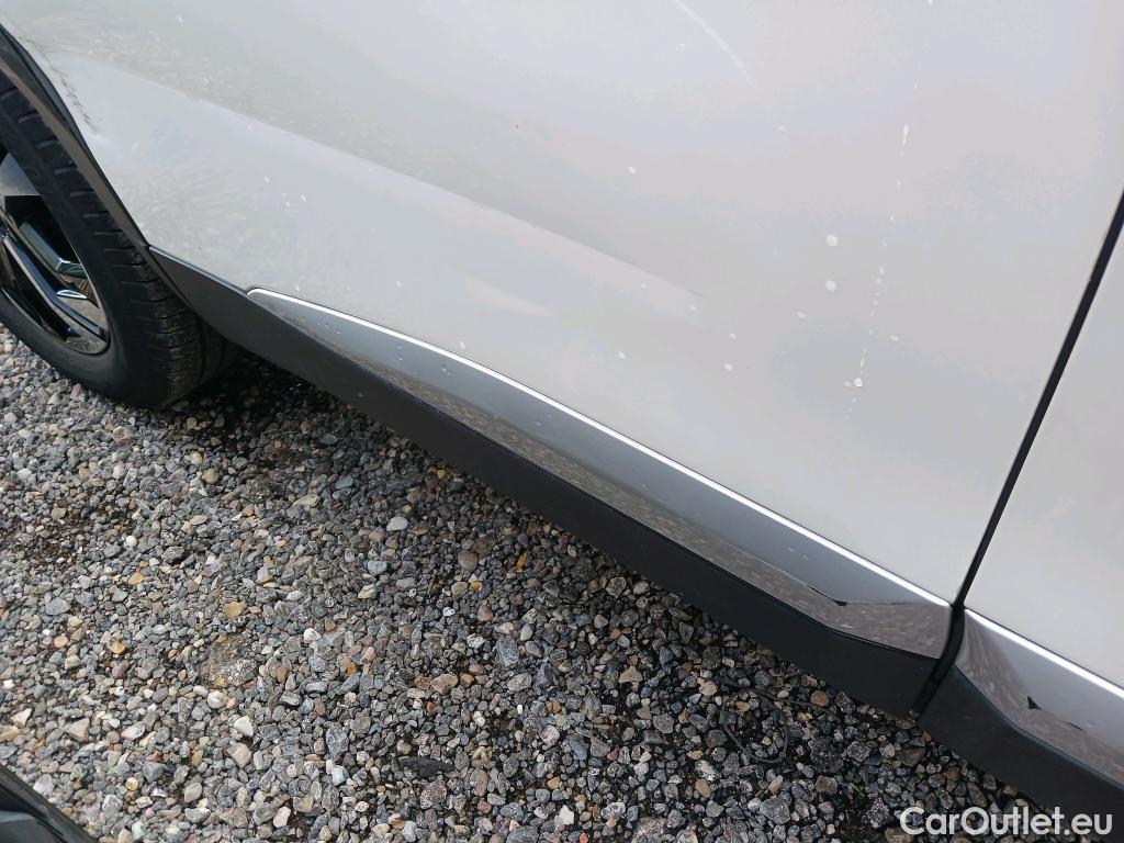  Peugeot  2008 PEUGEOT  / 2019 / 5P / todoterreno Allure BlueHDI 130 S&S EAT8 #34