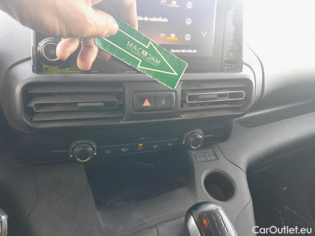  Opel  Combo OPEL  Life / 2018 / 5P / monovolumen compacto 1.5 TD 75kW (100CV) S/S Selective L #16