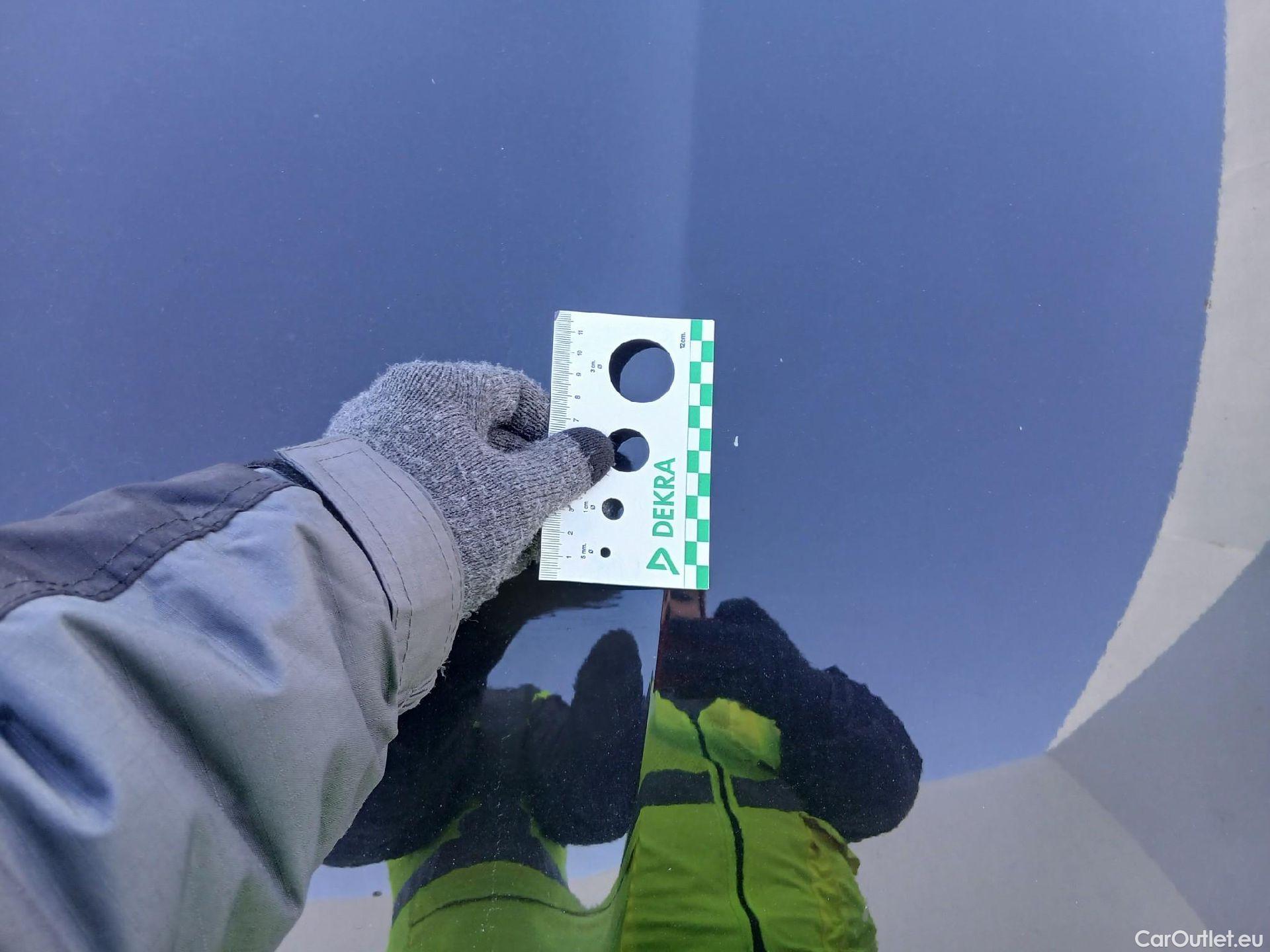  Toyota  Yaris TOYOTA  / 2020 / 5P / berlina con portón 1.5 120H Active Tech #2