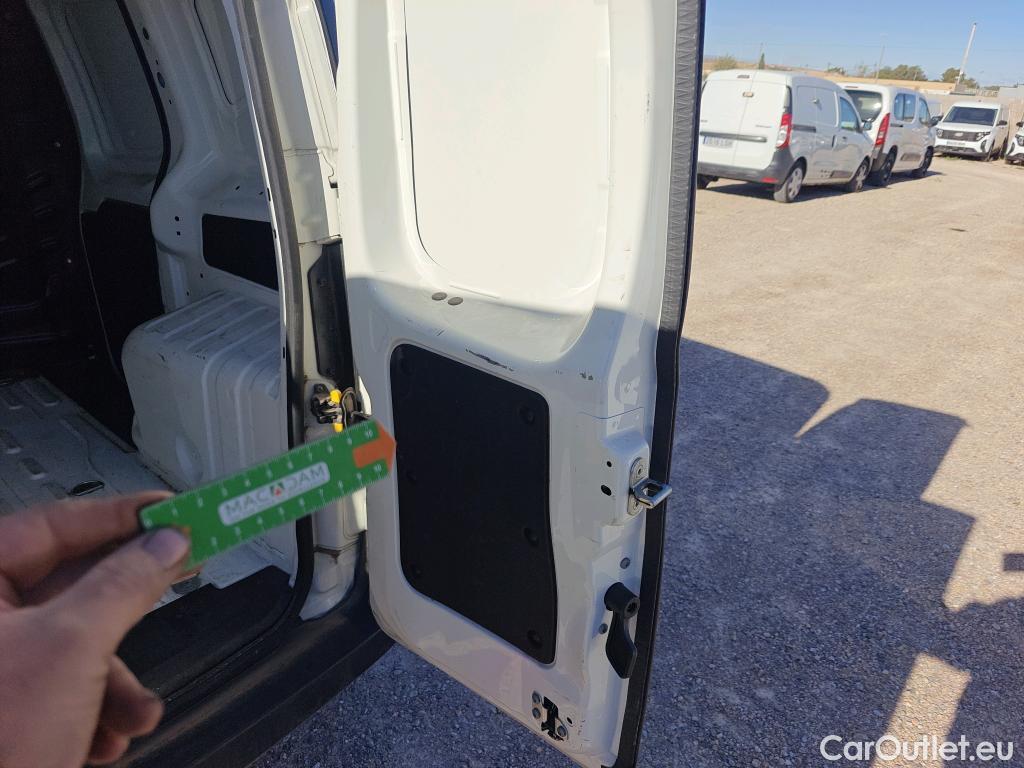  Fiat  Fiorino FIAT  / 2016 / 4P / furgón derivado de turismo Cargo SX N1 1.3 MJet 70 kW (95 CV) #8