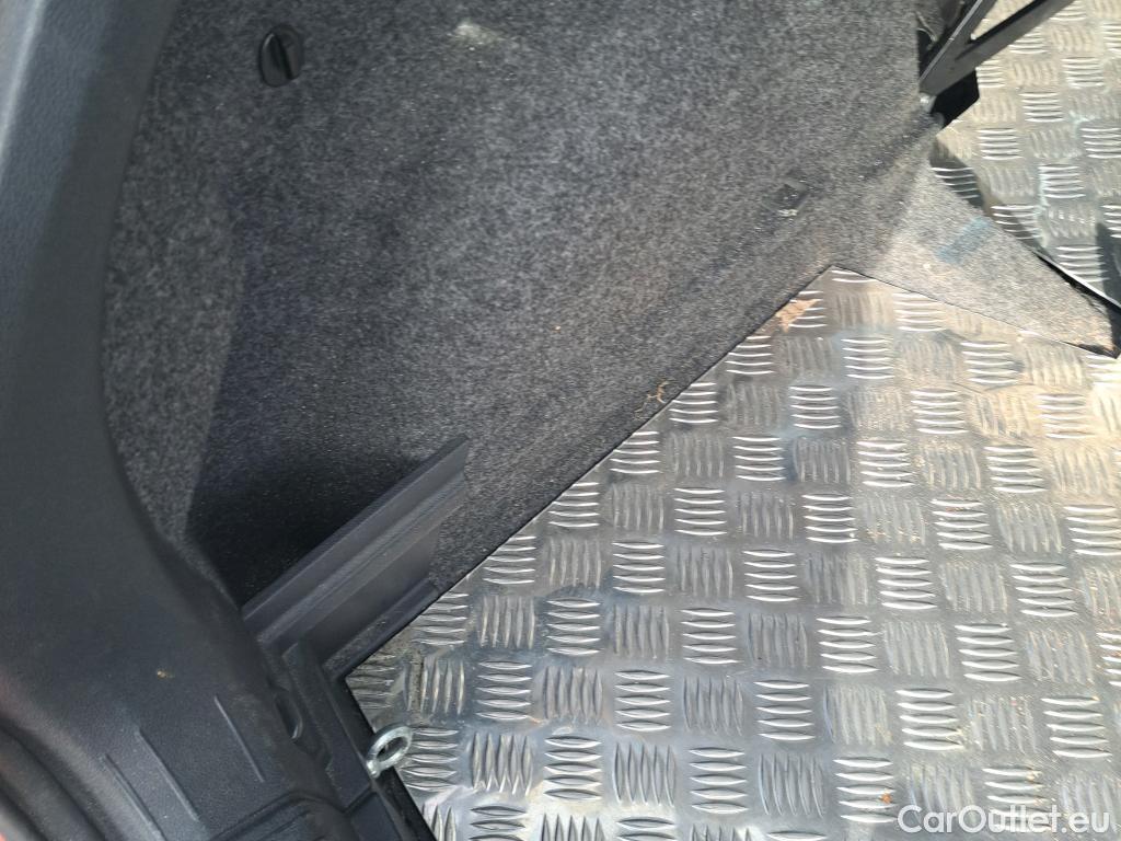  Volkswagen  Polo VOLKSWAGEN  / 2017 / 5P / berlina con portón Edition 1.0 59kW (80CV) #5