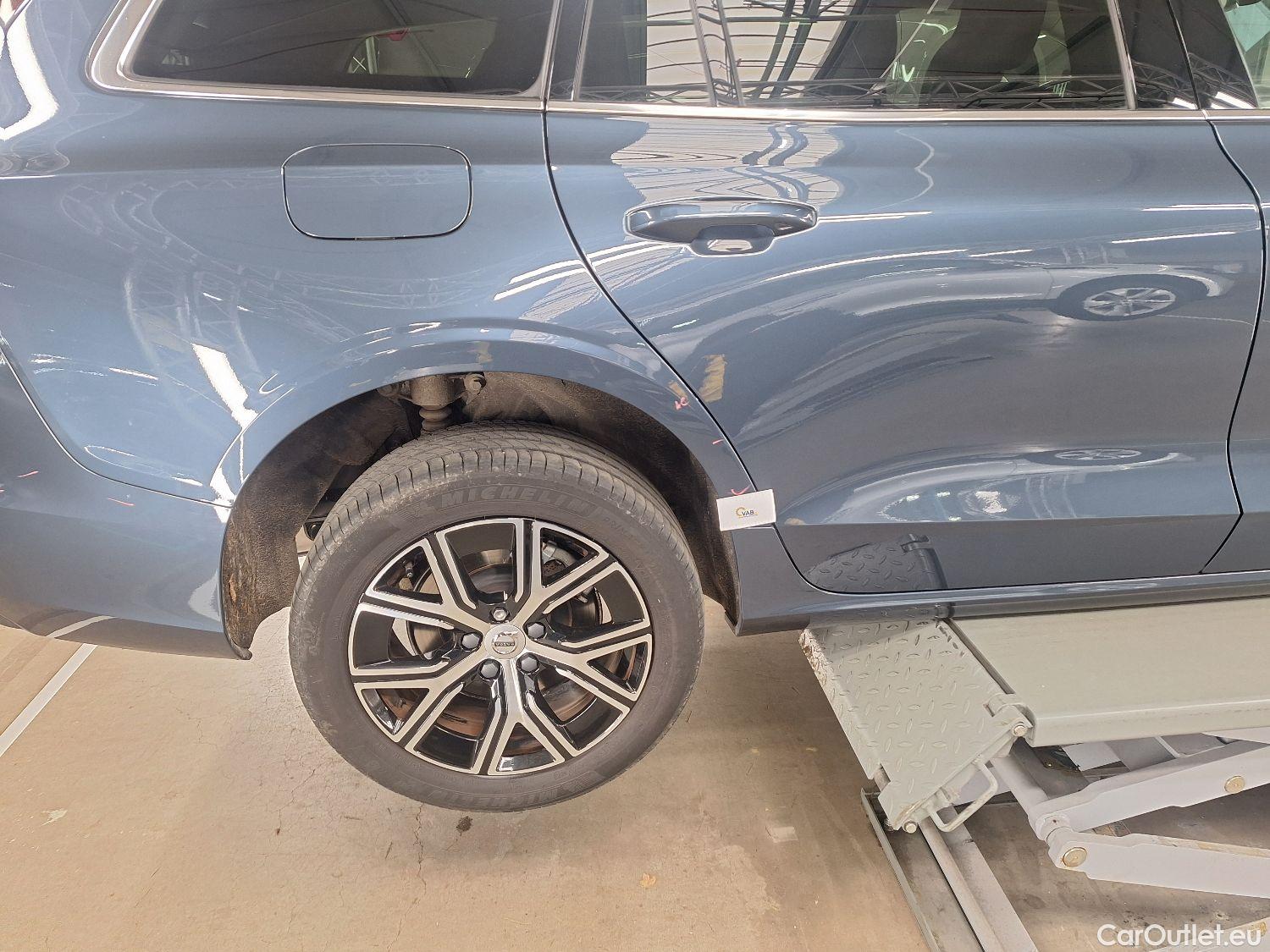  Volvo  V60 Volvo,  FL'22, Volvo  B3 Core DCT 5d #1