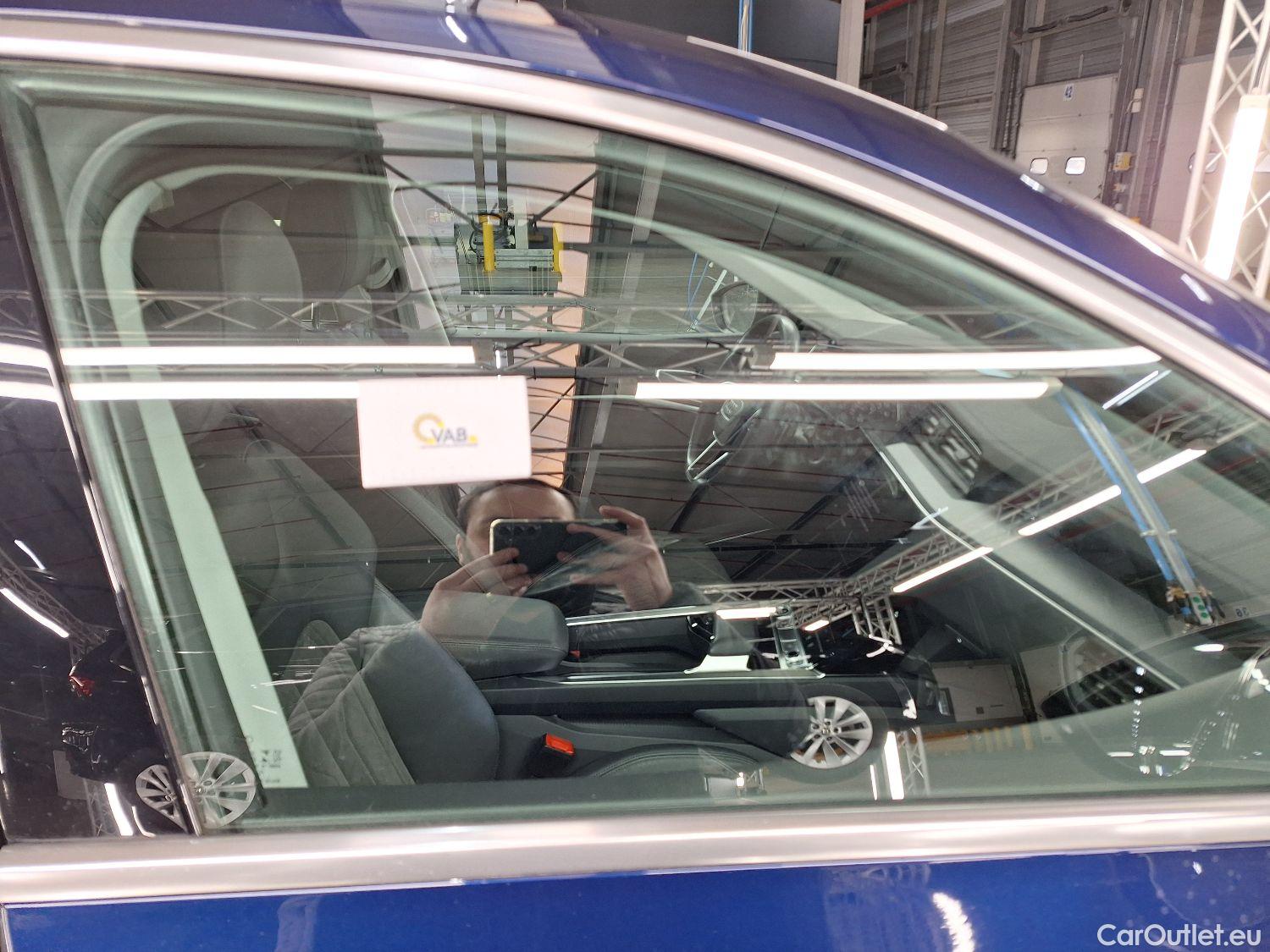  Audi  E-TRON Audi,  '19 BEV, Audi  55 Quattro 5d #9