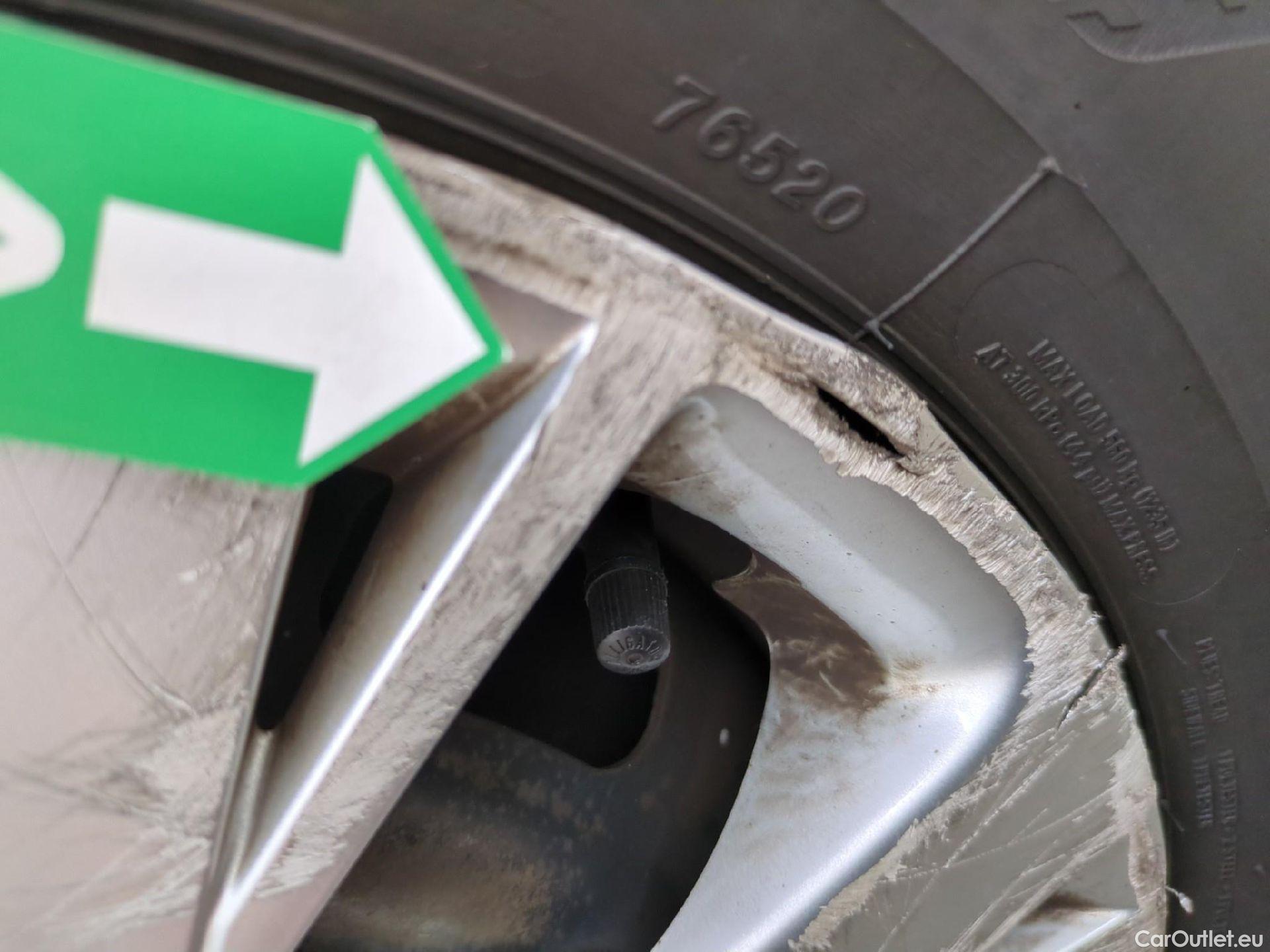  Peugeot  208  Affaire Premium Pack 1.2 80CV BVM5 E6dT #10