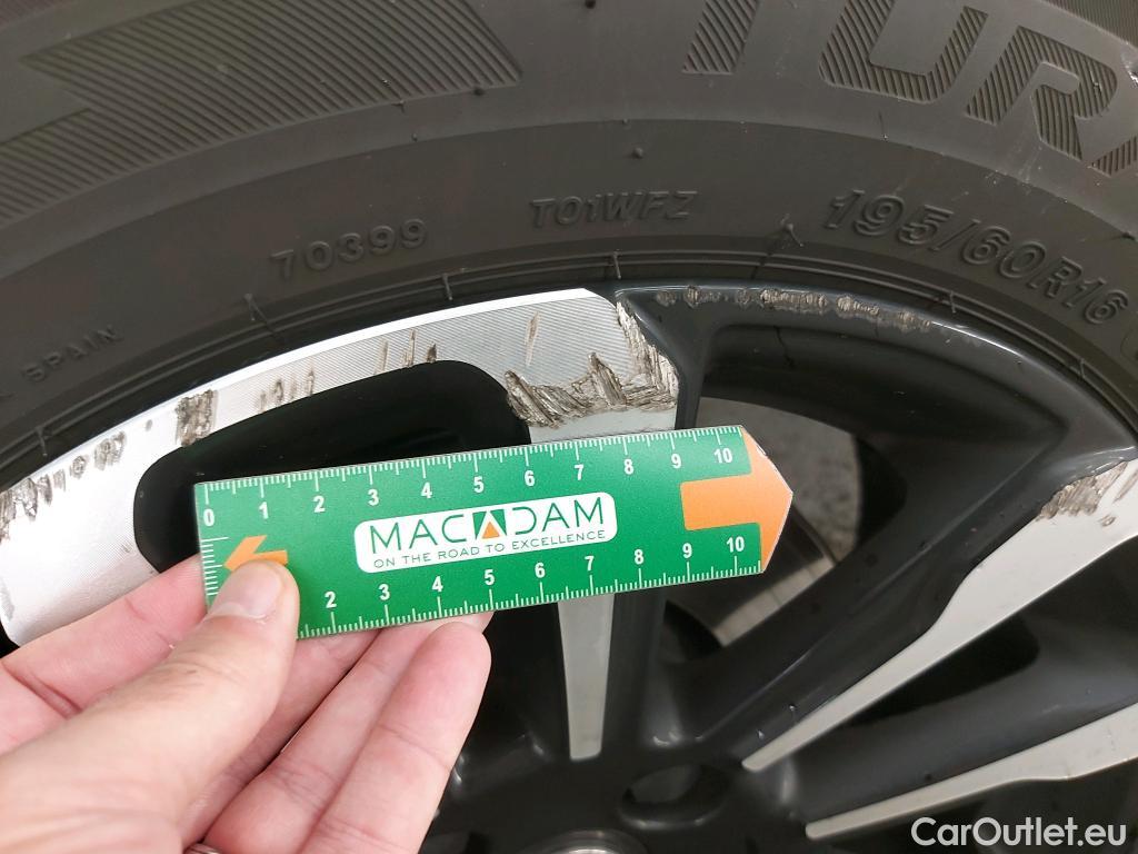  Opel  Crossland  X Business Elegance 1.2 Turbo 110CV BVM6 E6d #5