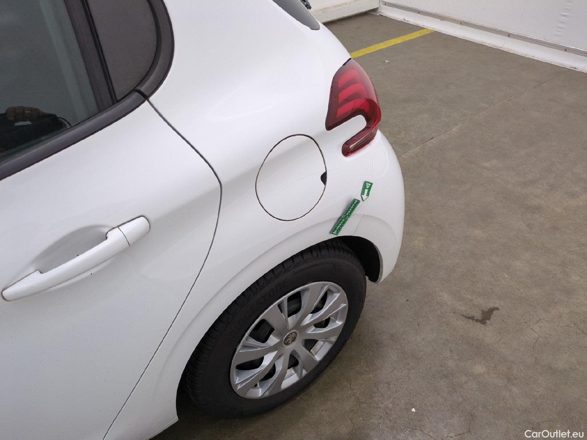  Peugeot  208  Affaire Premium Pack 1.2 80CV BVM5 E6dT #42