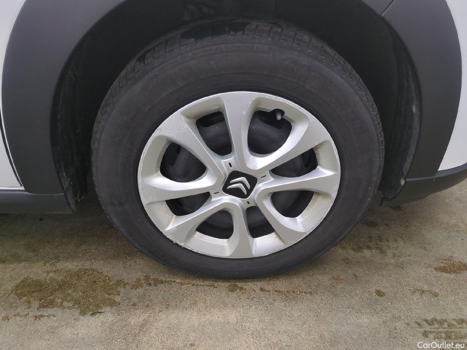  Citroen  C3  Société Feel 1.5 BlueHDI 100CV BVM6 E6d #1