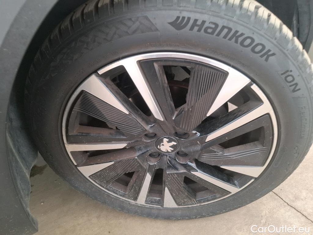  Peugeot  2008  GT Line 1.2 PureTech 130CV BVA8 E6d #19