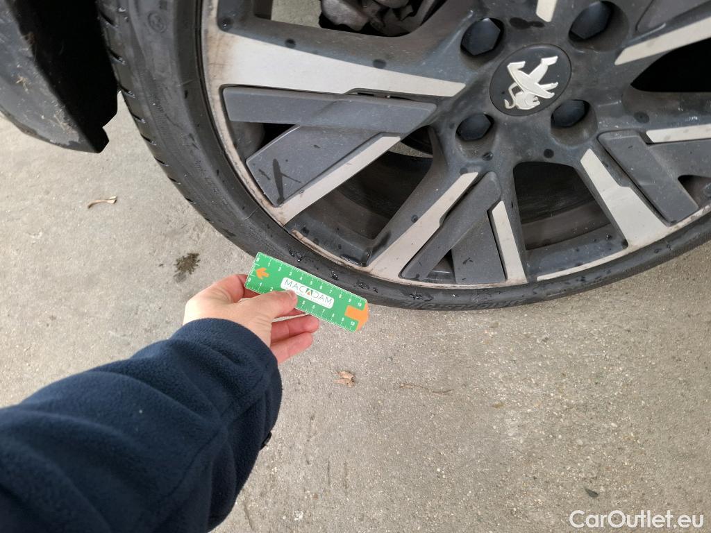  Peugeot  208  GT Line 1.2 PureTech 130CV BVA8 E6d #12