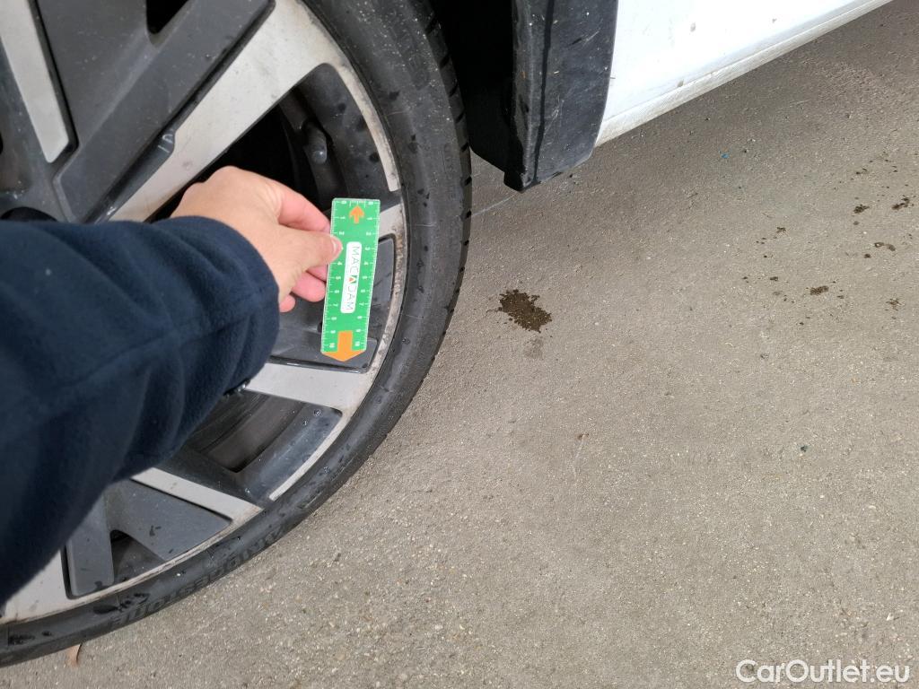  Peugeot  208  GT Line 1.2 PureTech 130CV BVA8 E6d #10