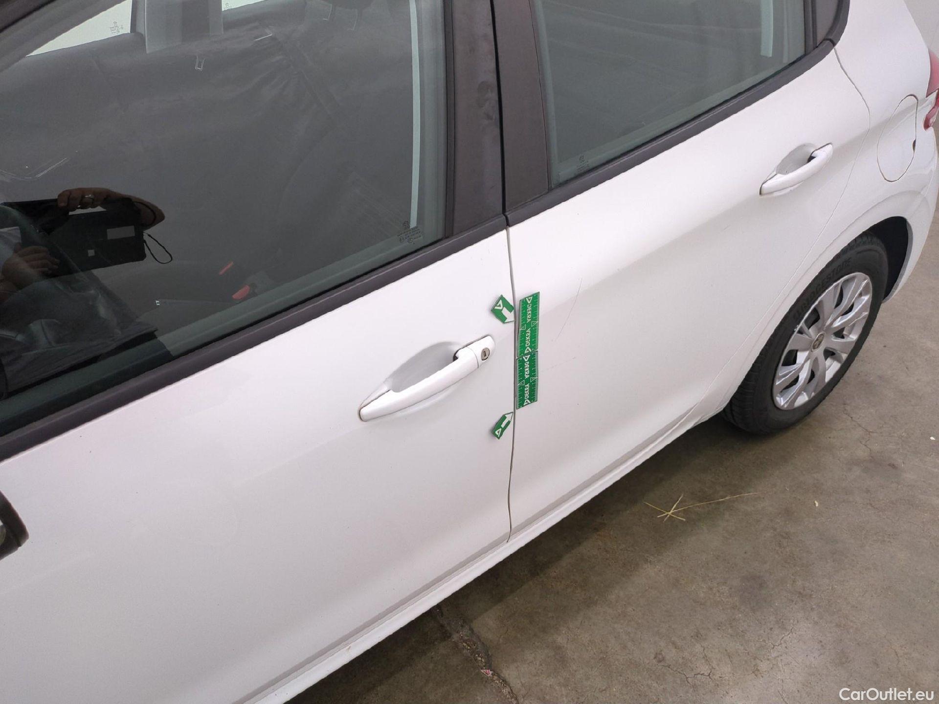  Peugeot  208  Affaire Premium Pack 1.2 80CV BVM5 E6dT #39