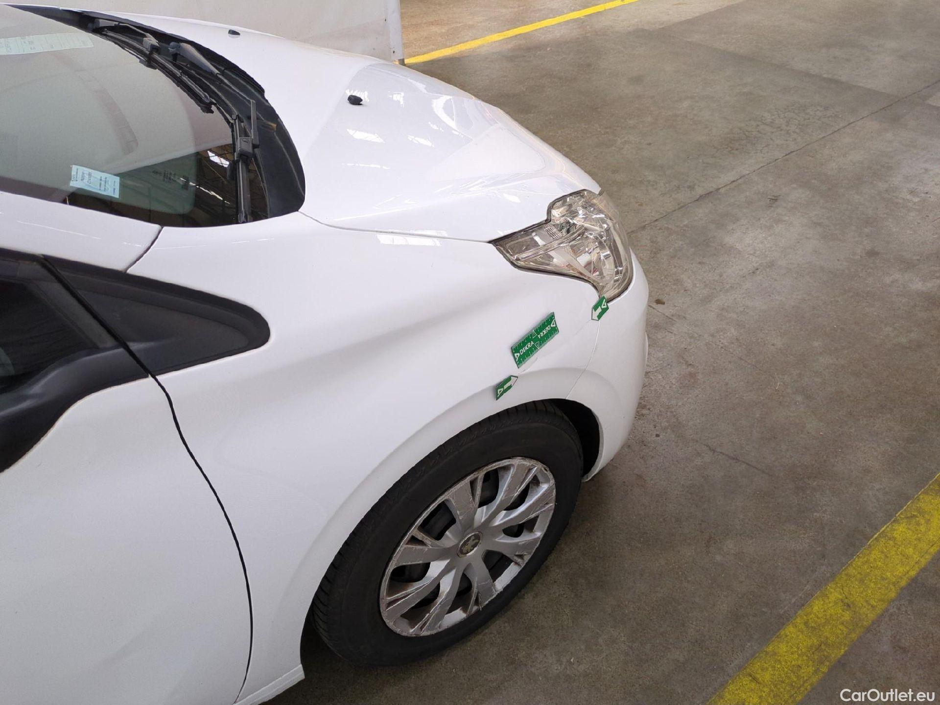  Peugeot  208  Affaire Premium Pack 1.2 80CV BVM5 E6dT #19