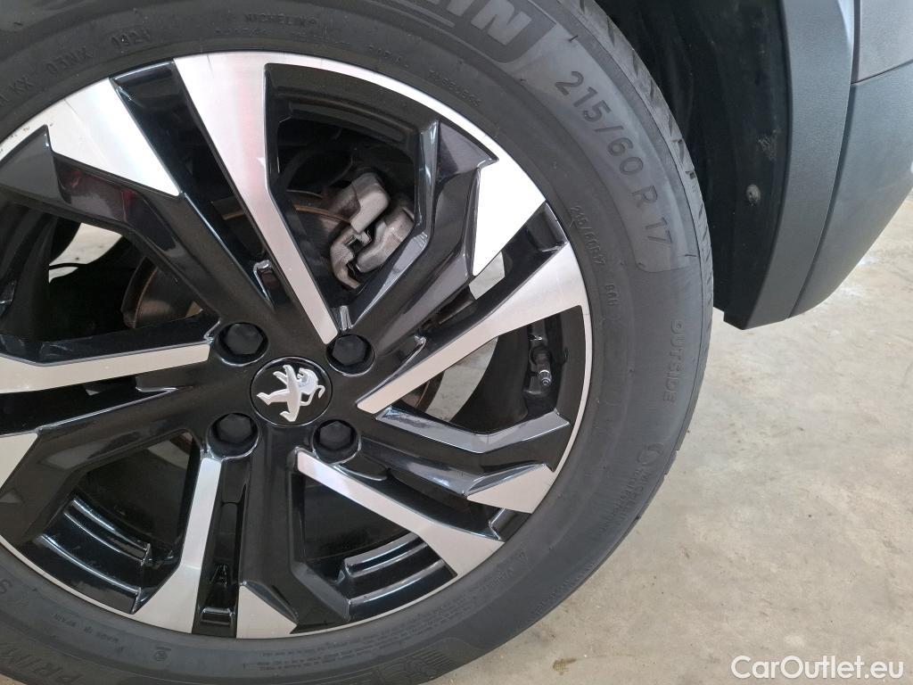  Peugeot  2008  Allure 1.2 PureTech 130CV BVM6 E6d #25