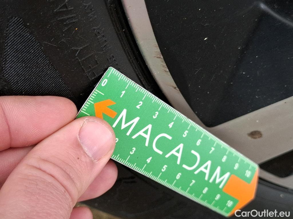  Mercedes  GLA MERCEDES-BENZ  / 2020 / 5P / SUV 1.3  250 e BUSINESS LINE DCT #49