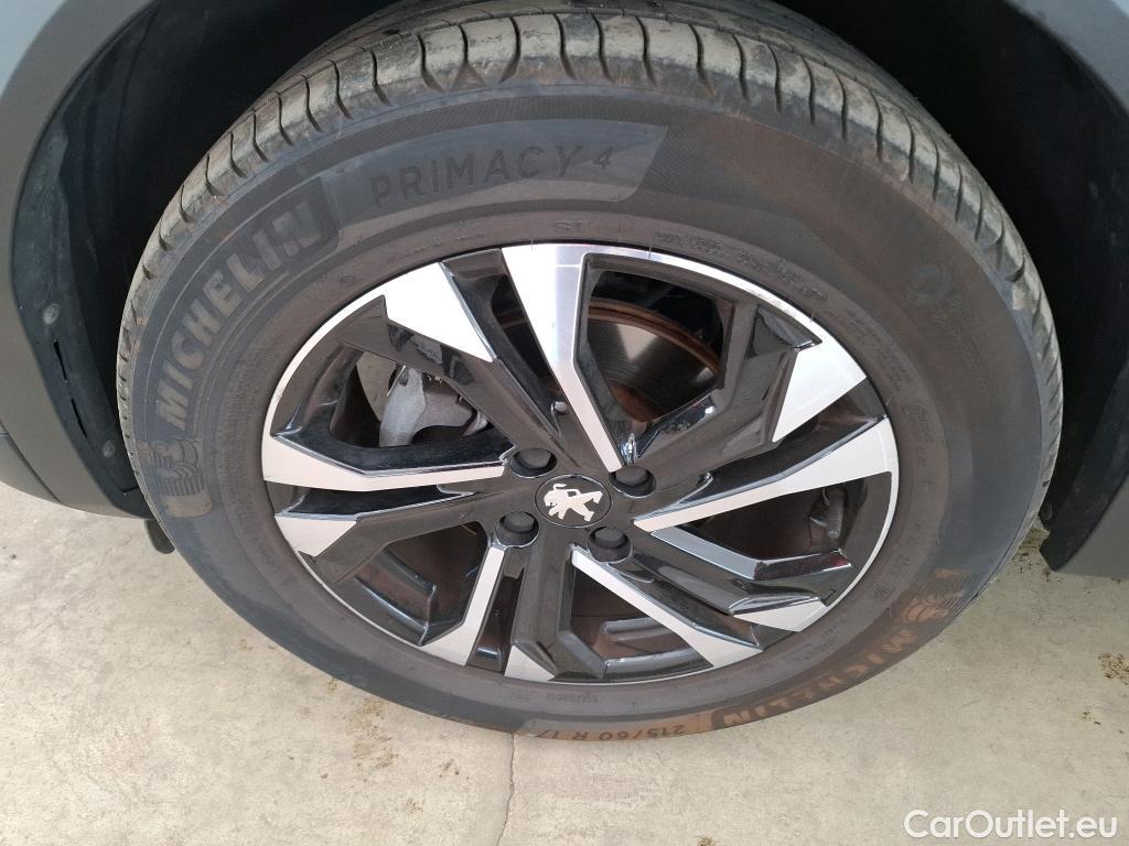  Peugeot  2008  Allure 1.2 PureTech 130CV BVM6 E6d #9