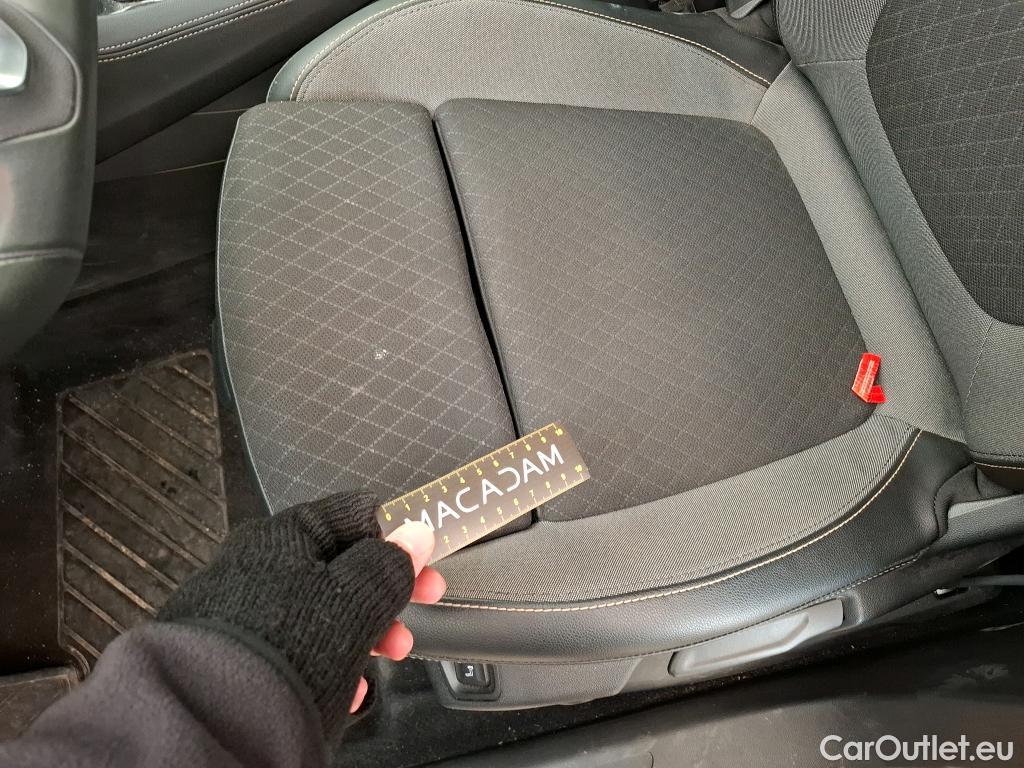  Opel   Grandland X Grandland X Elegance Business 1.5 130CV BVA8 E6d #23