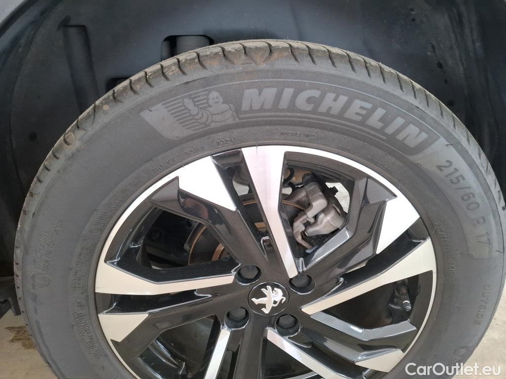  Peugeot  2008  Allure 1.2 PureTech 130CV BVM6 E6d #23