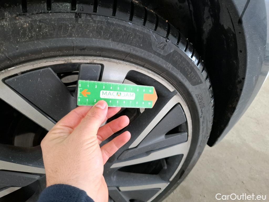  Peugeot  208  GT Line 1.2 PureTech 130CV BVA8 E6d #16