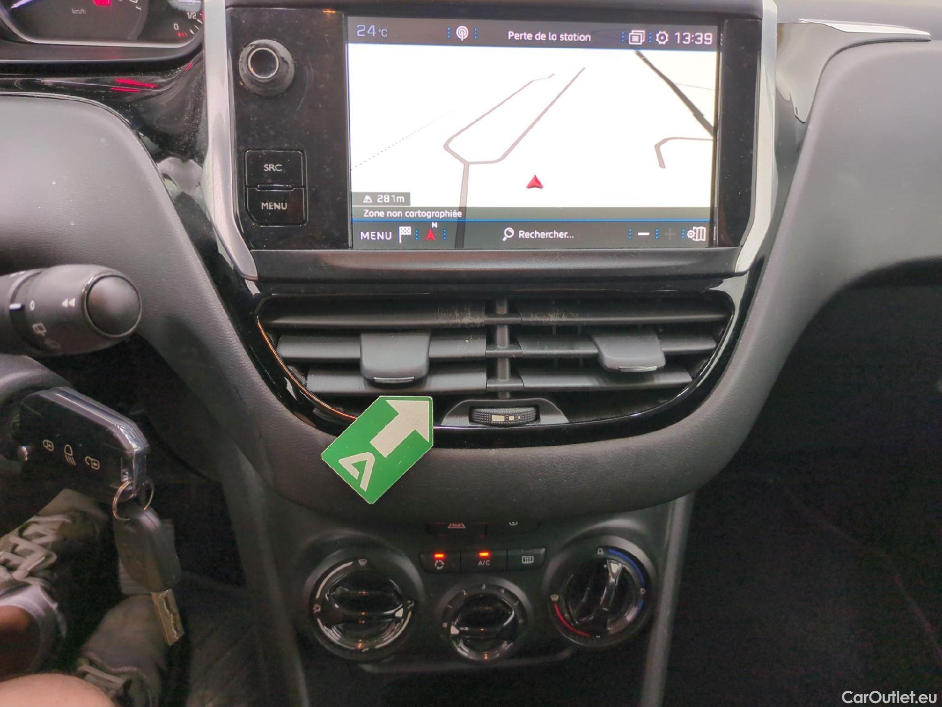  Peugeot  208  Affaire Premium Pack 1.2 80CV BVM5 E6dT #3