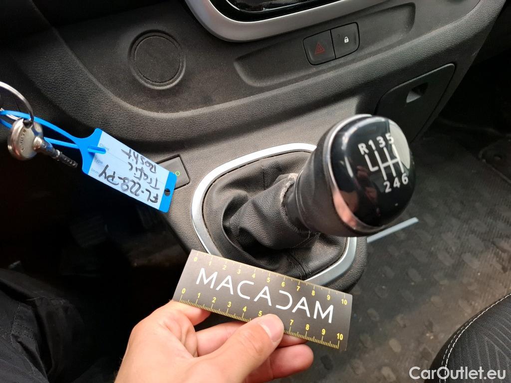  Renault  Trafic RENAULT  / 2019 / 4P / Fourgon tole FG GCF L1H1 1000 dCi 120 #15