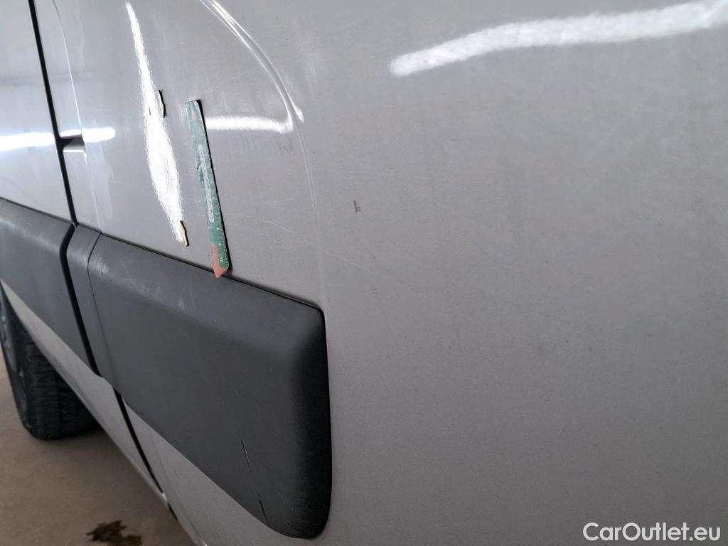  Renault  Master RENAULT  VU 4p Fourgon FG GCf Trac F3500 L1H2 Energy dCi 145 E6 #17