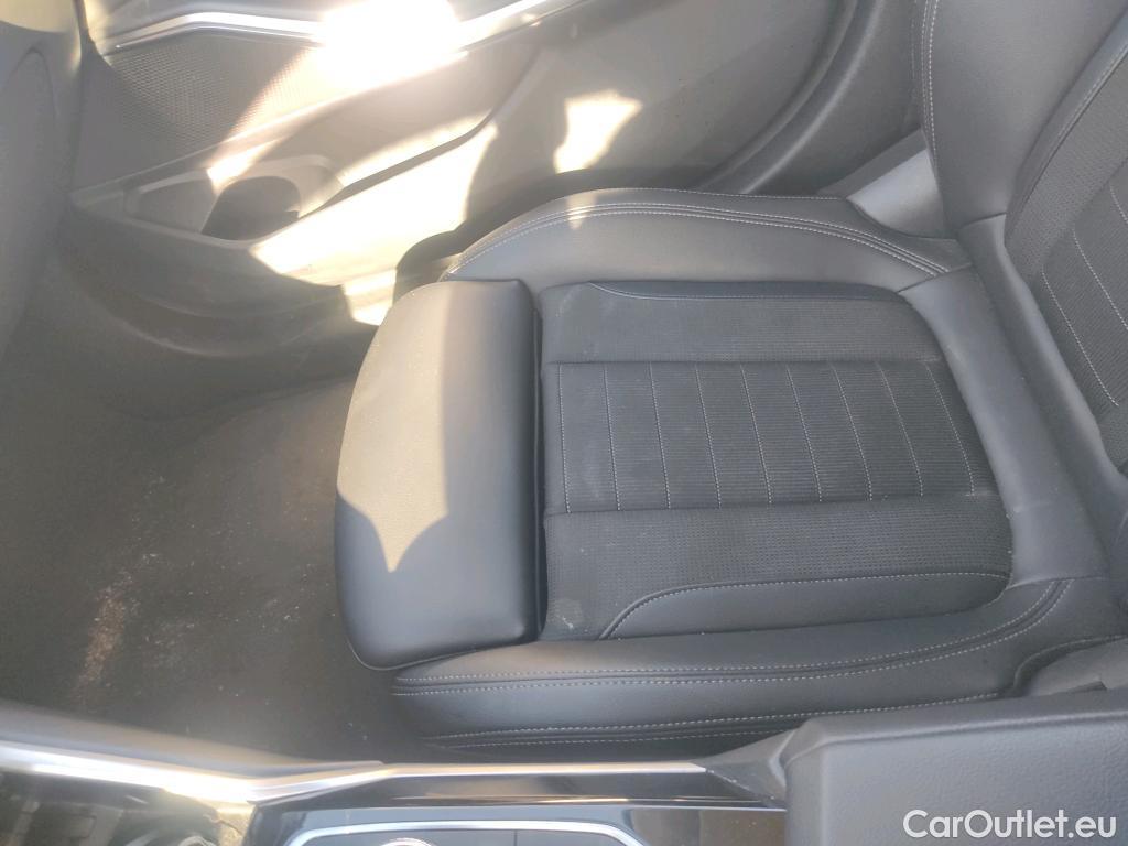  Bmw  Serie 3 BMW  / 2018 / 4P / sedán 318d Auto. #16