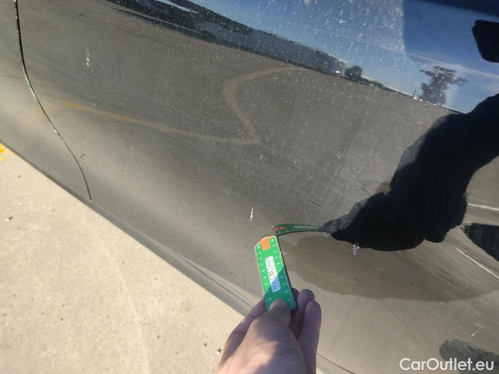  Bmw  Serie 3 BMW  / 2018 / 4P / sedán 318d Auto. #18