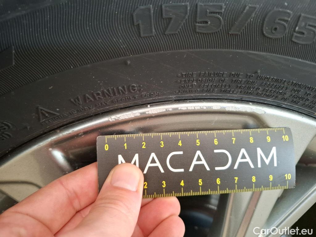  Toyota  Yaris TOYOTA  Hybride 5p Berline 1.5 VVT-I HYBRID Dynamic Business #28