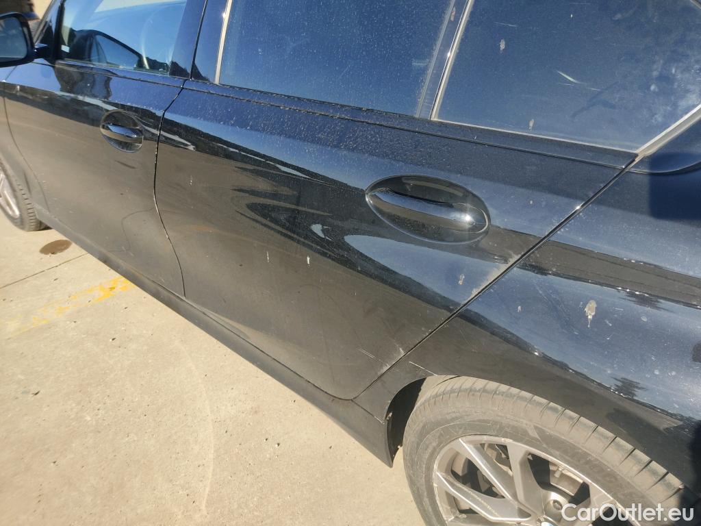  Bmw  Serie 3 BMW  / 2018 / 4P / sedán 318d Auto. #17