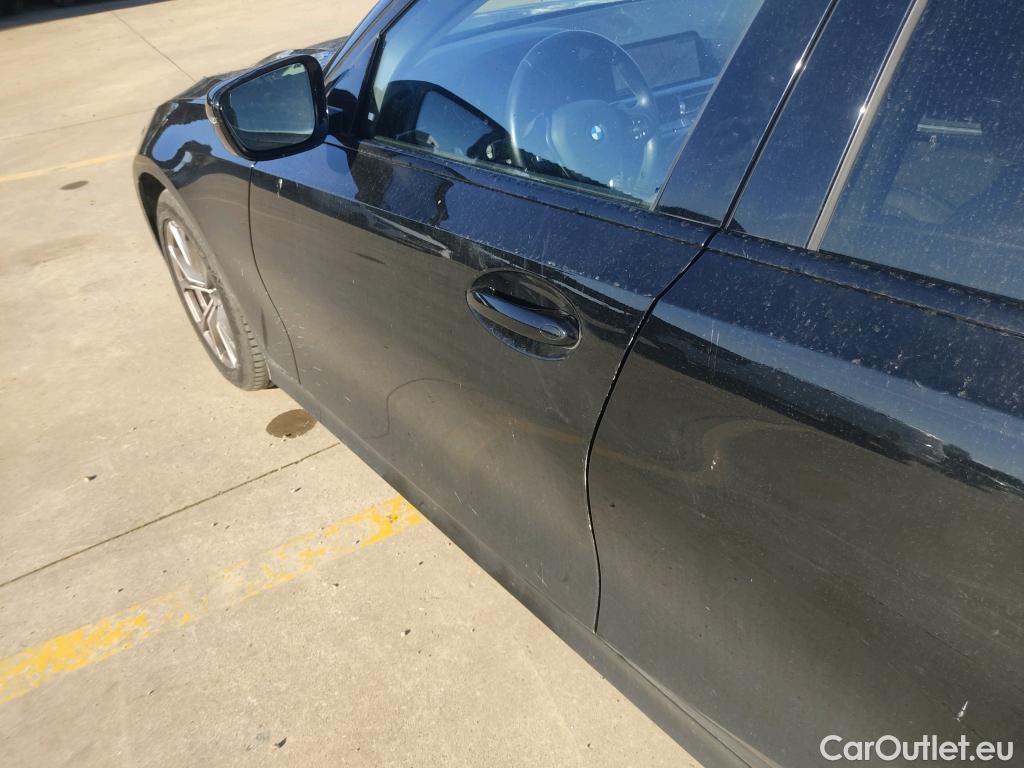  Bmw  Serie 3 BMW  / 2018 / 4P / sedán 318d Auto. #3