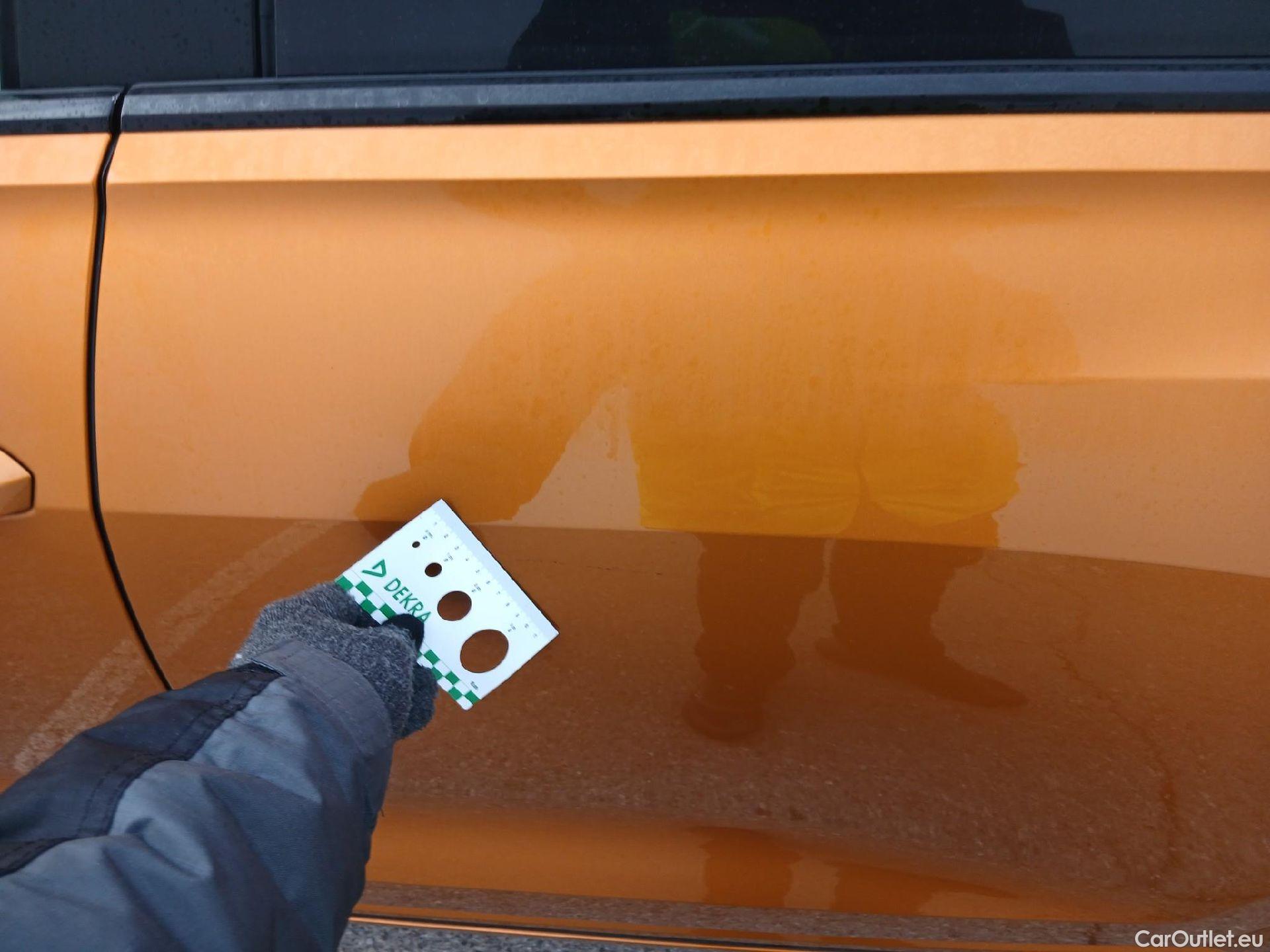  Audi  Q8 AUDI  / 2018 / 5P / todoterreno 60 TFSIe S Line 250kW quattro tiptronic #6