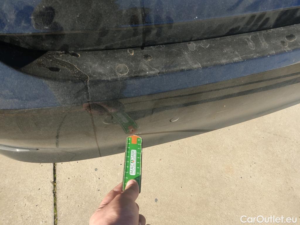  Bmw  Serie 3 BMW  / 2018 / 4P / sedán 318d Auto. #13