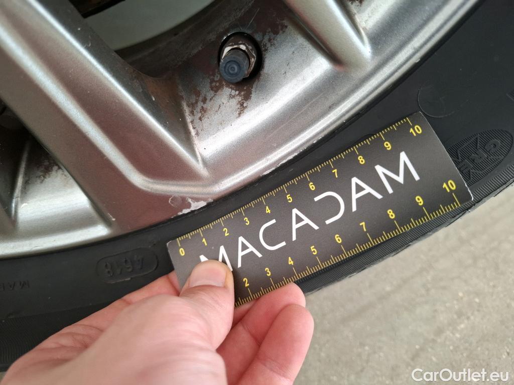  Toyota  Yaris TOYOTA  Hybride 5p Berline 1.5 VVT-I HYBRID Dynamic Business #29