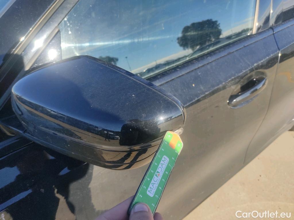  Bmw  Serie 3 BMW  / 2018 / 4P / sedán 318d Auto. #20